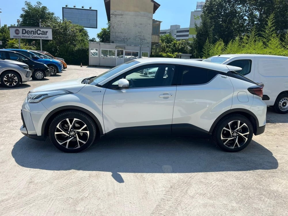 Toyota Toyota C-HR usata a Milano (4)
