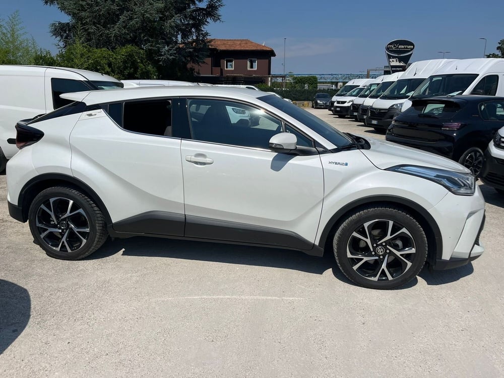 Toyota Toyota C-HR usata a Milano (5)
