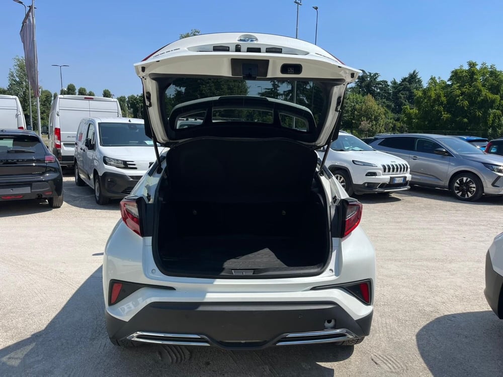 Toyota Toyota C-HR usata a Milano (9)