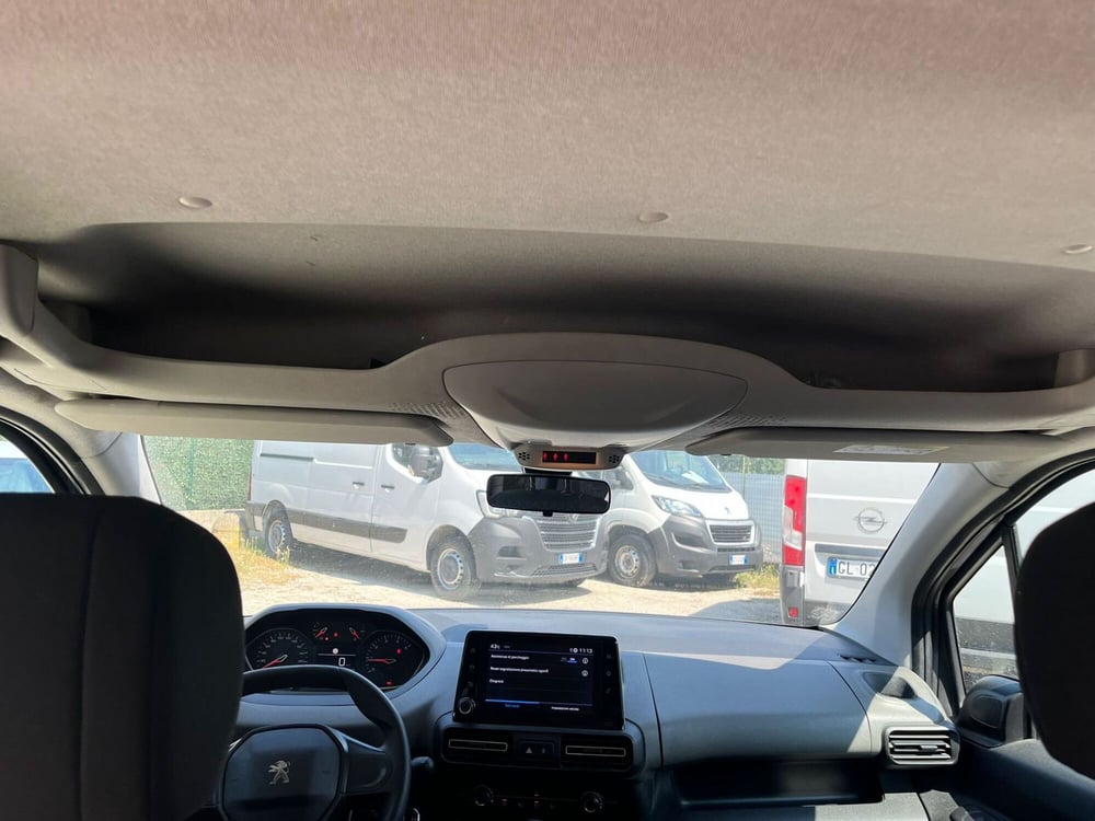 Peugeot Rifter usata a Milano (18)
