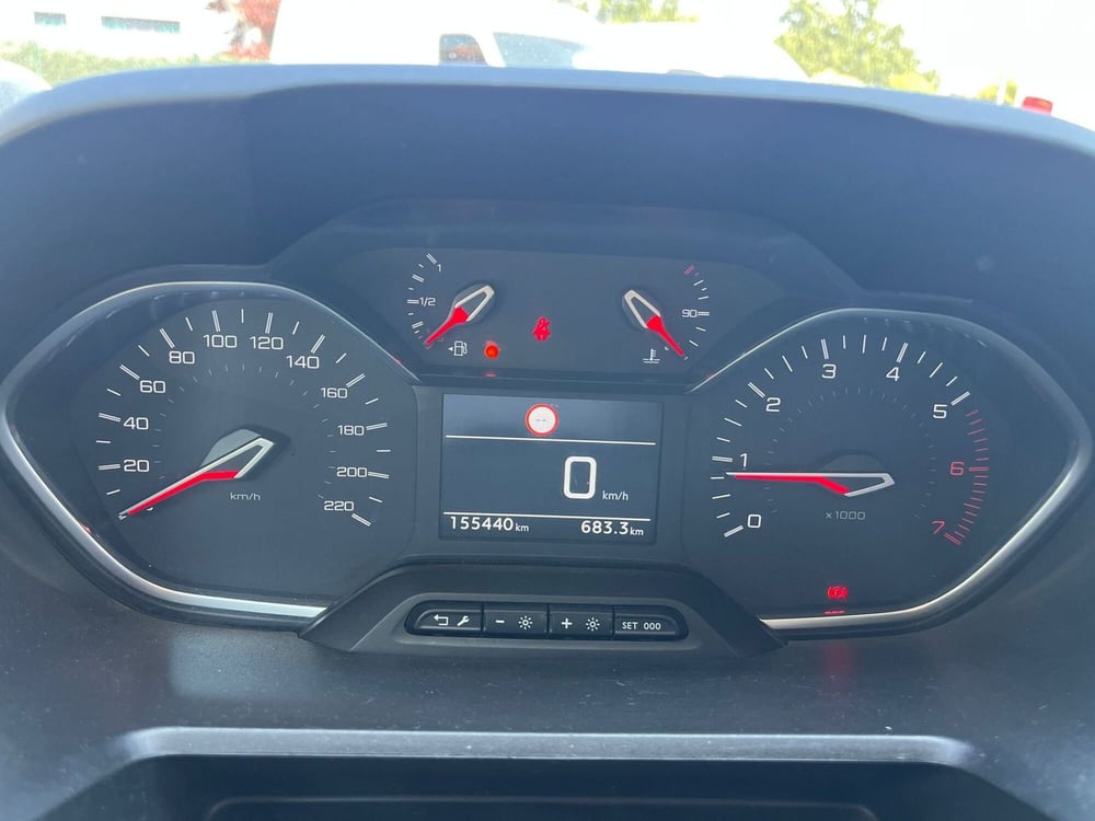 Peugeot Rifter usata a Milano (20)