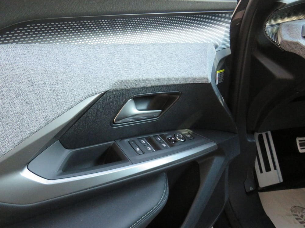 Peugeot 3008 nuova a Monza e Brianza (18)