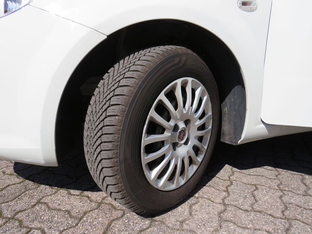 Fiat Punto usata a Monza e Brianza (12)