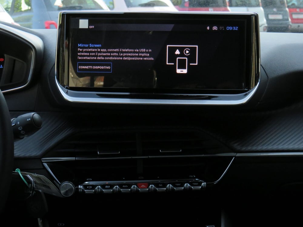 Peugeot 2008 nuova a Monza e Brianza (12)
