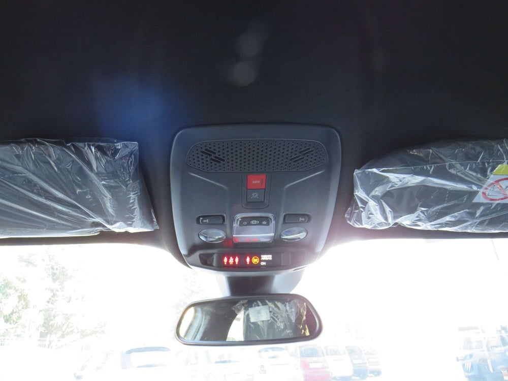 Peugeot 2008 nuova a Monza e Brianza (8)