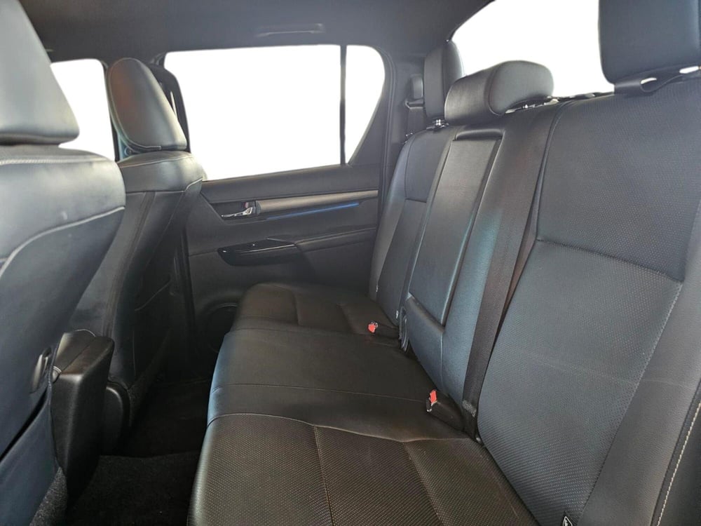 Toyota Hilux usata a Cremona (11)