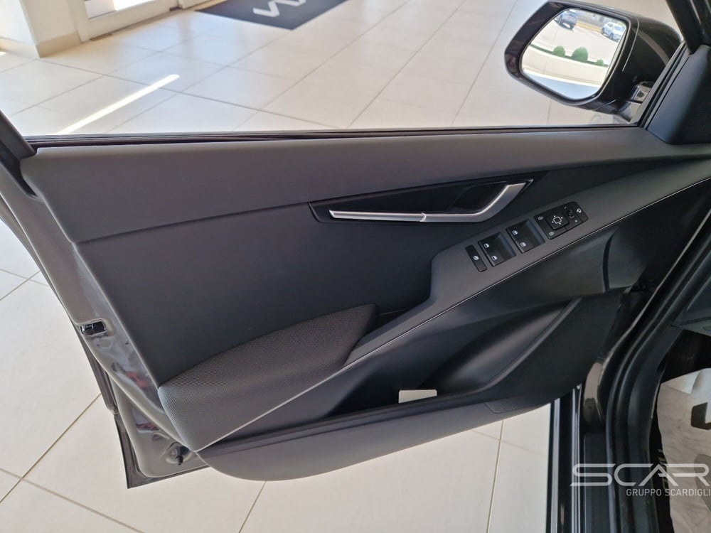Kia Niro nuova a Livorno (14)