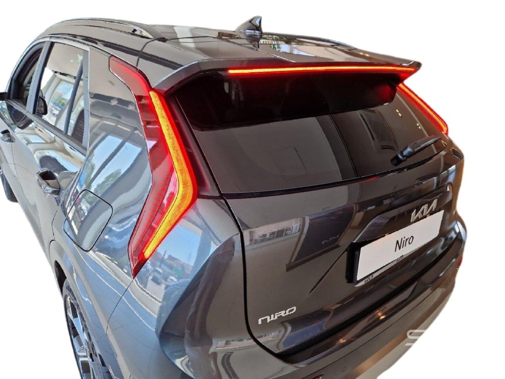 Kia Niro nuova a Livorno (17)