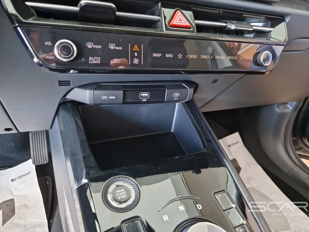 Kia Niro nuova a Livorno (18)