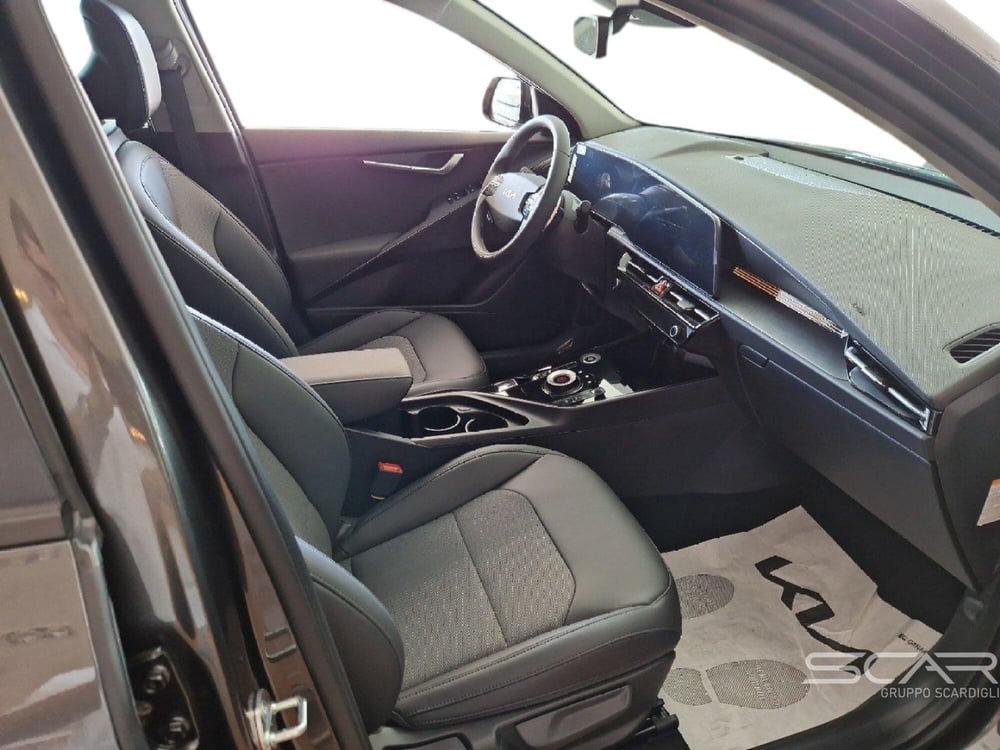 Kia Niro nuova a Livorno (20)