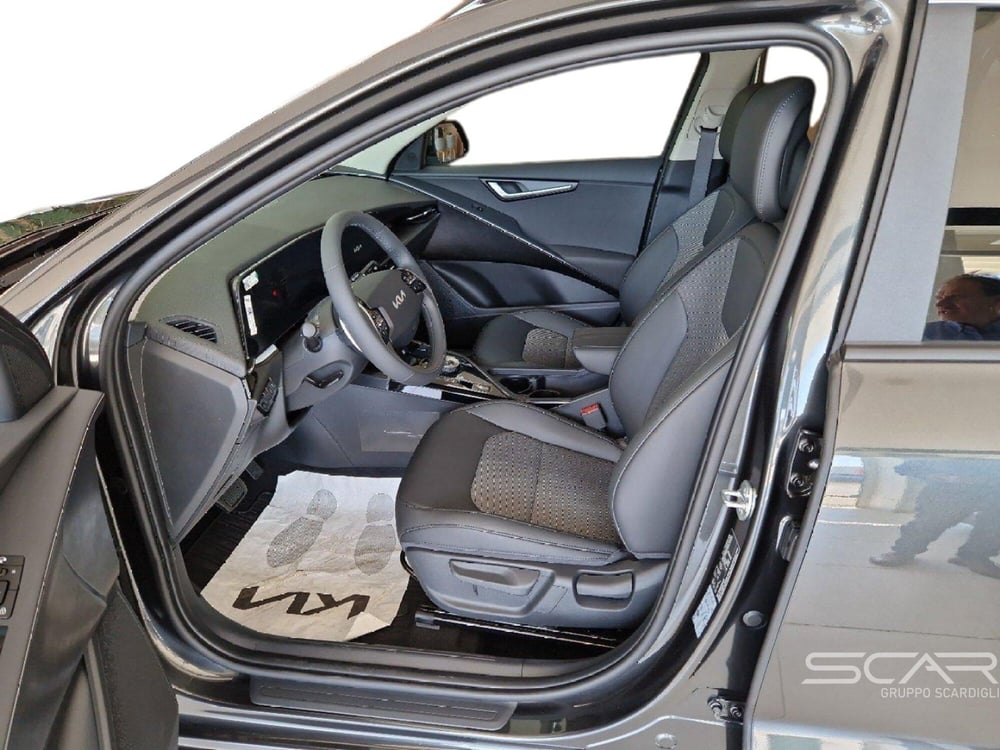 Kia Niro nuova a Livorno (7)