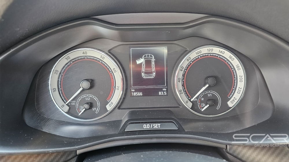 Skoda Kamiq usata a Livorno (17)