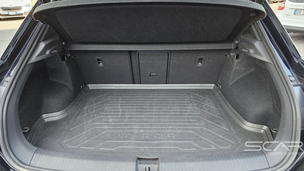 Volkswagen T-Roc usata a Livorno (17)