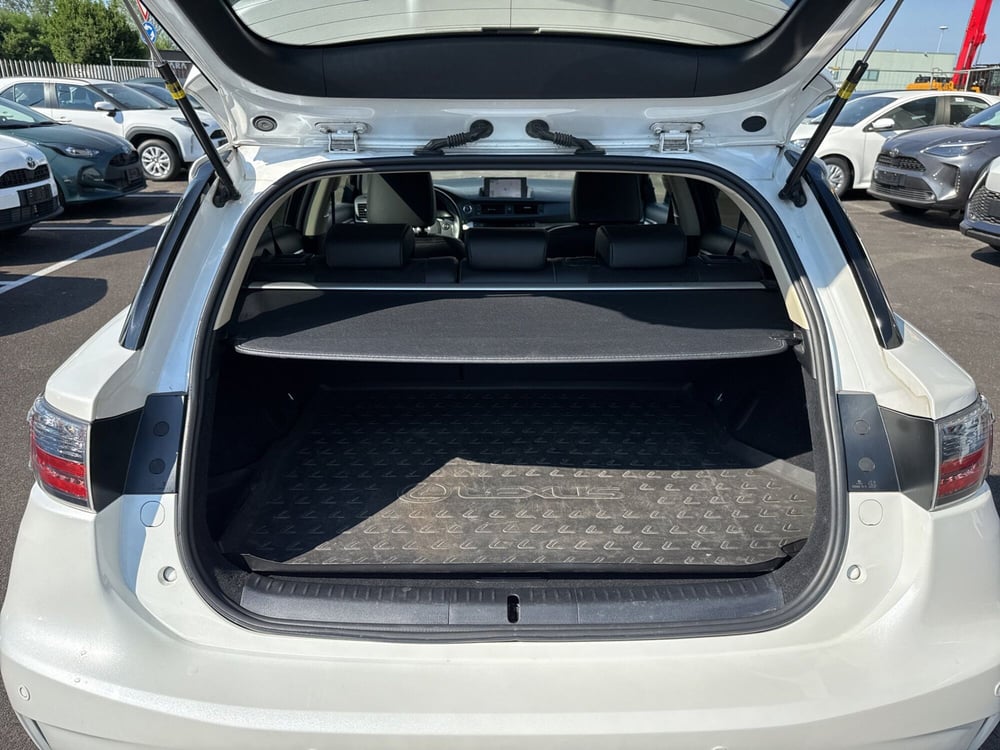 Lexus CT usata a Mantova (14)