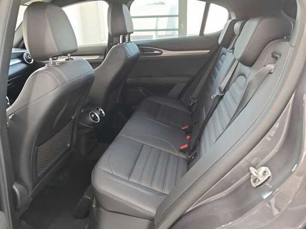 Alfa Romeo Stelvio usata a Pesaro-Urbino (13)
