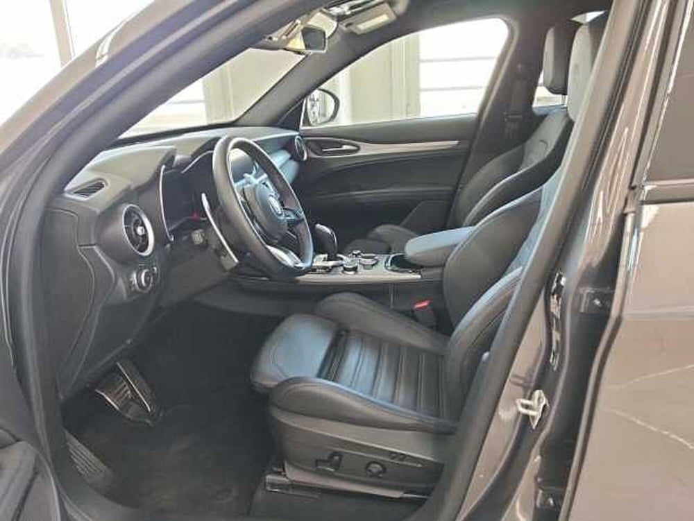 Alfa Romeo Stelvio usata a Pesaro-Urbino (6)