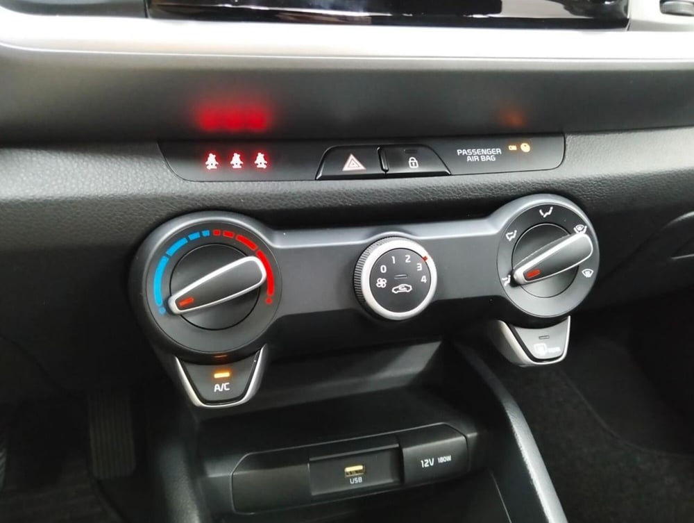 Kia Stonic usata a Como (16)