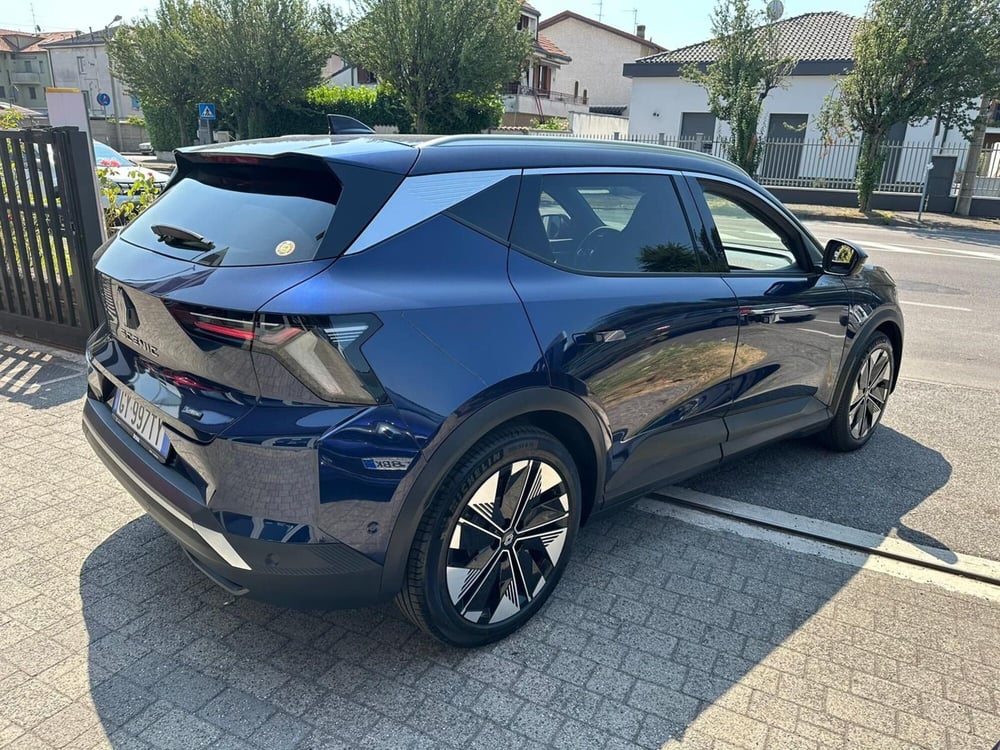 Renault Scenic E-Tech Electric nuova a Monza e Brianza (4)