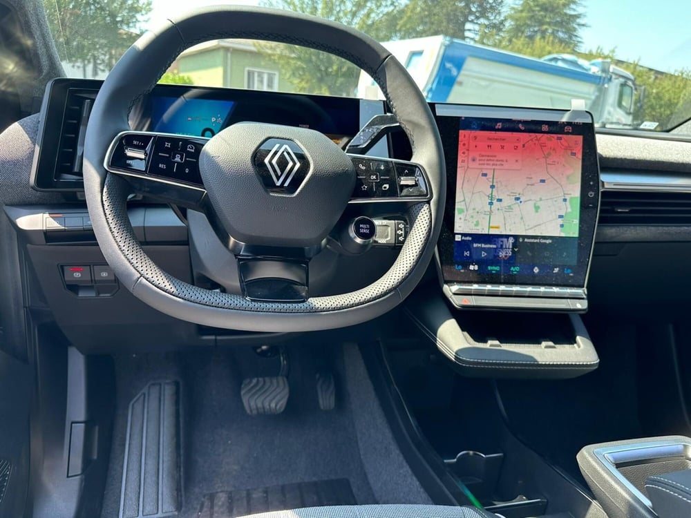 Renault Scenic E-Tech Electric nuova a Monza e Brianza (8)