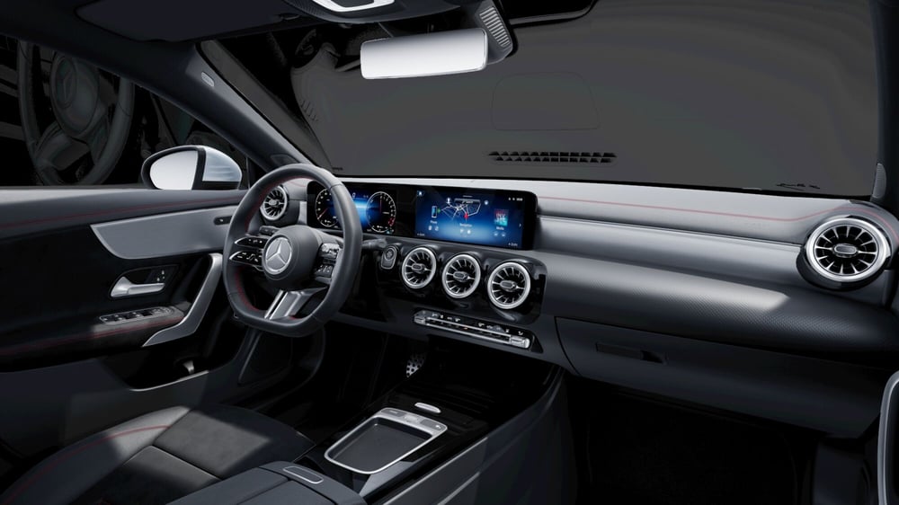 Mercedes-Benz CLA nuova a Milano (5)