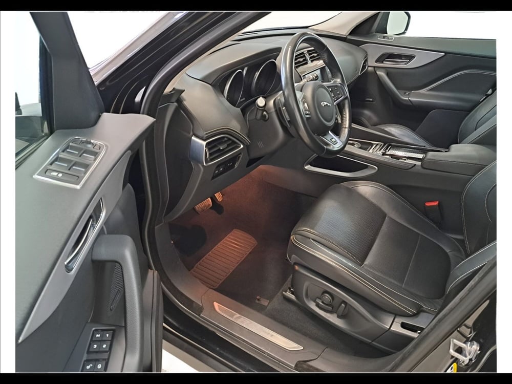 Jaguar F-Pace usata a Arezzo (11)