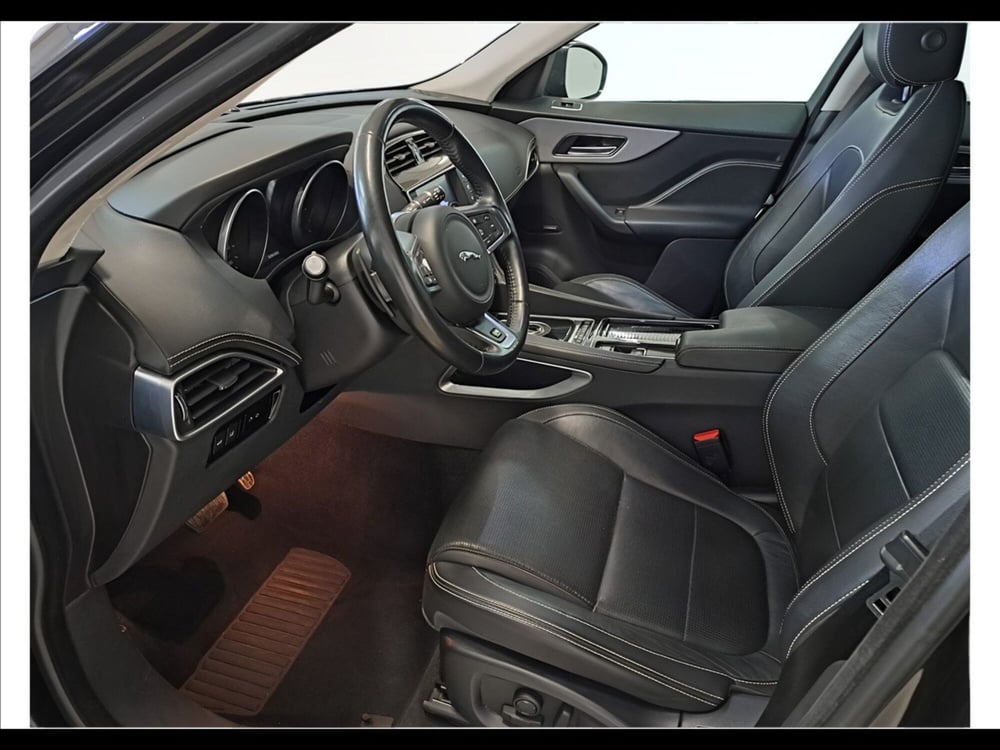 Jaguar F-Pace usata a Arezzo (12)