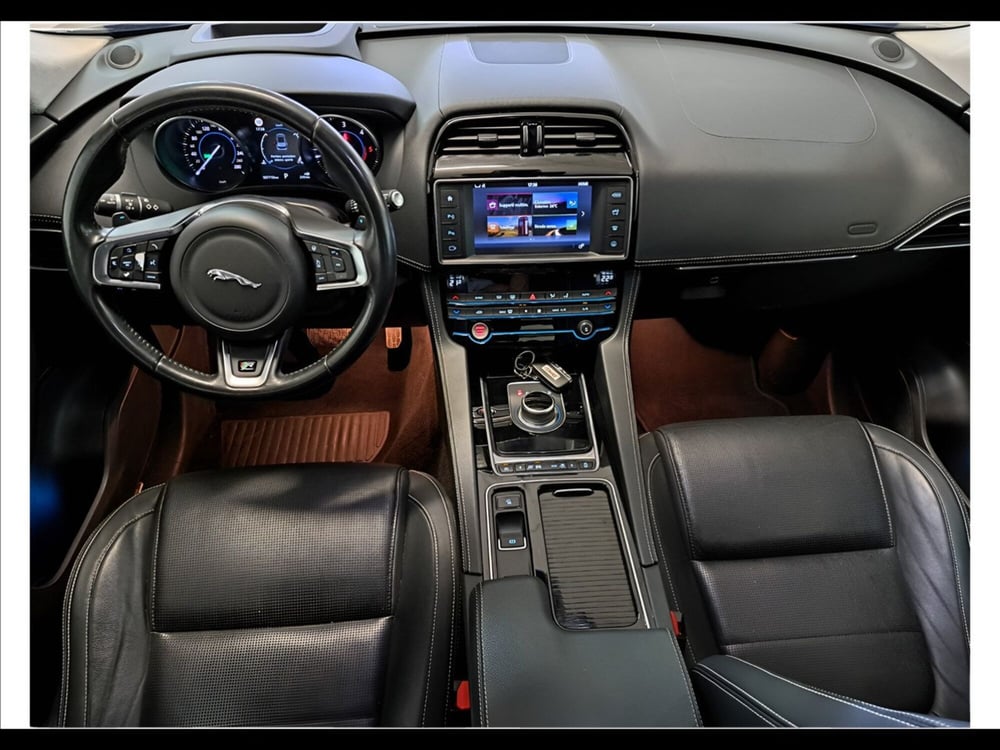 Jaguar F-Pace usata a Arezzo (17)