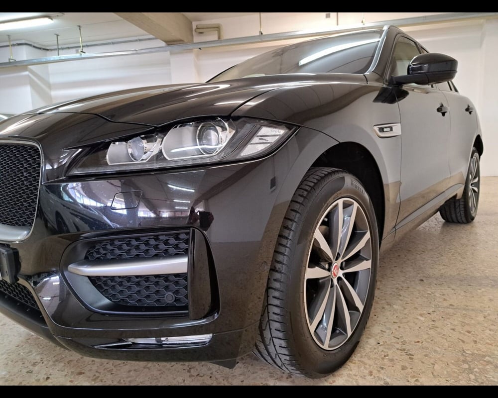 Jaguar F-Pace usata a Arezzo (6)