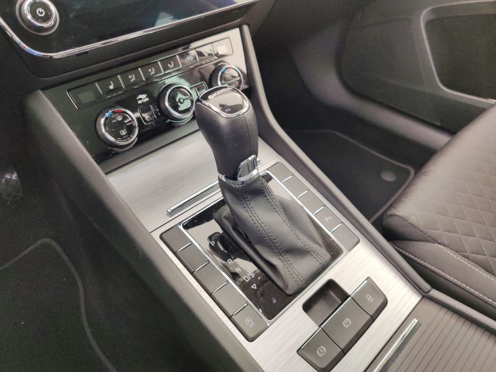 Skoda Superb Station Wagon usata a Massa-Carrara (11)