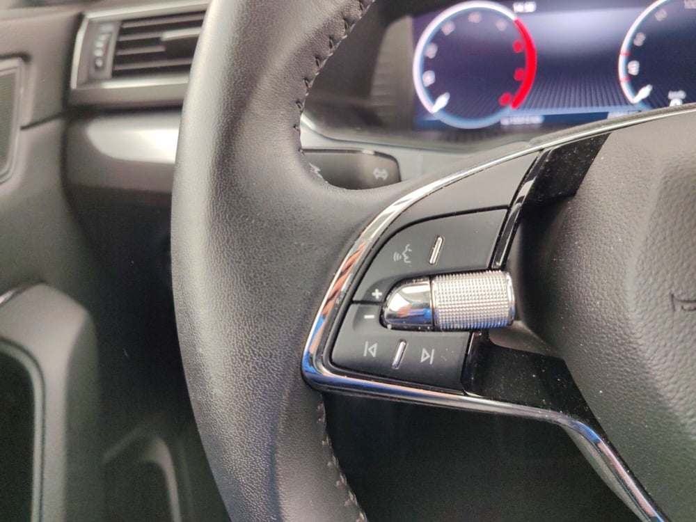 Skoda Superb Station Wagon usata a Massa-Carrara (15)