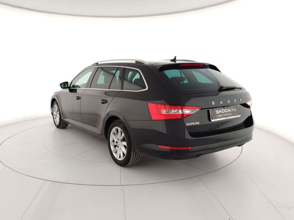 Skoda Superb Station Wagon usata a Massa-Carrara (2)
