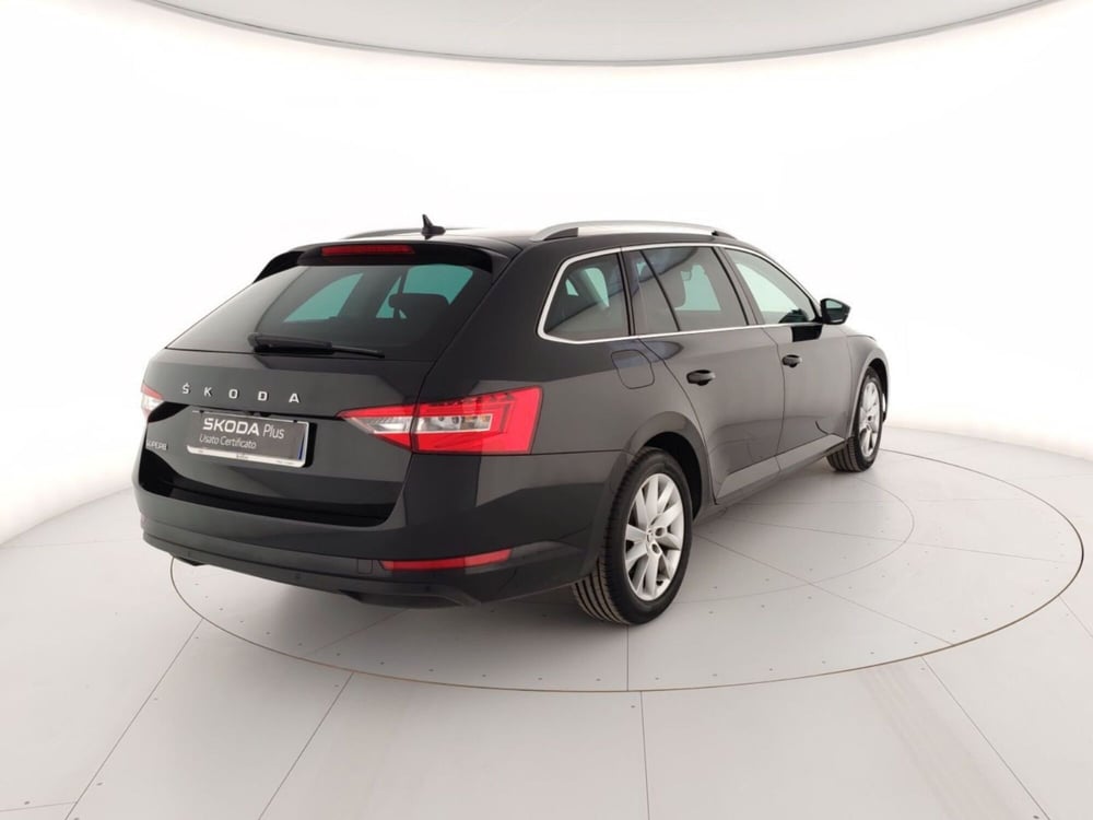 Skoda Superb Station Wagon usata a Massa-Carrara (3)