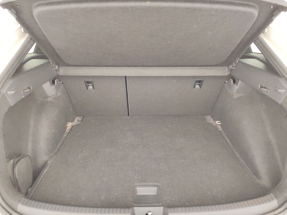Volkswagen Taigo usata a Massa-Carrara (15)