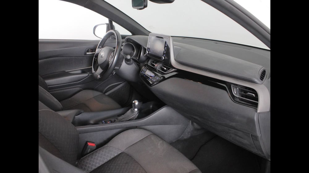 Toyota Toyota C-HR usata a Palermo (5)