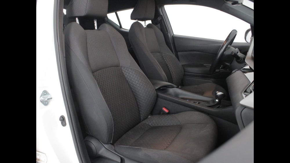 Toyota Toyota C-HR usata a Palermo (6)