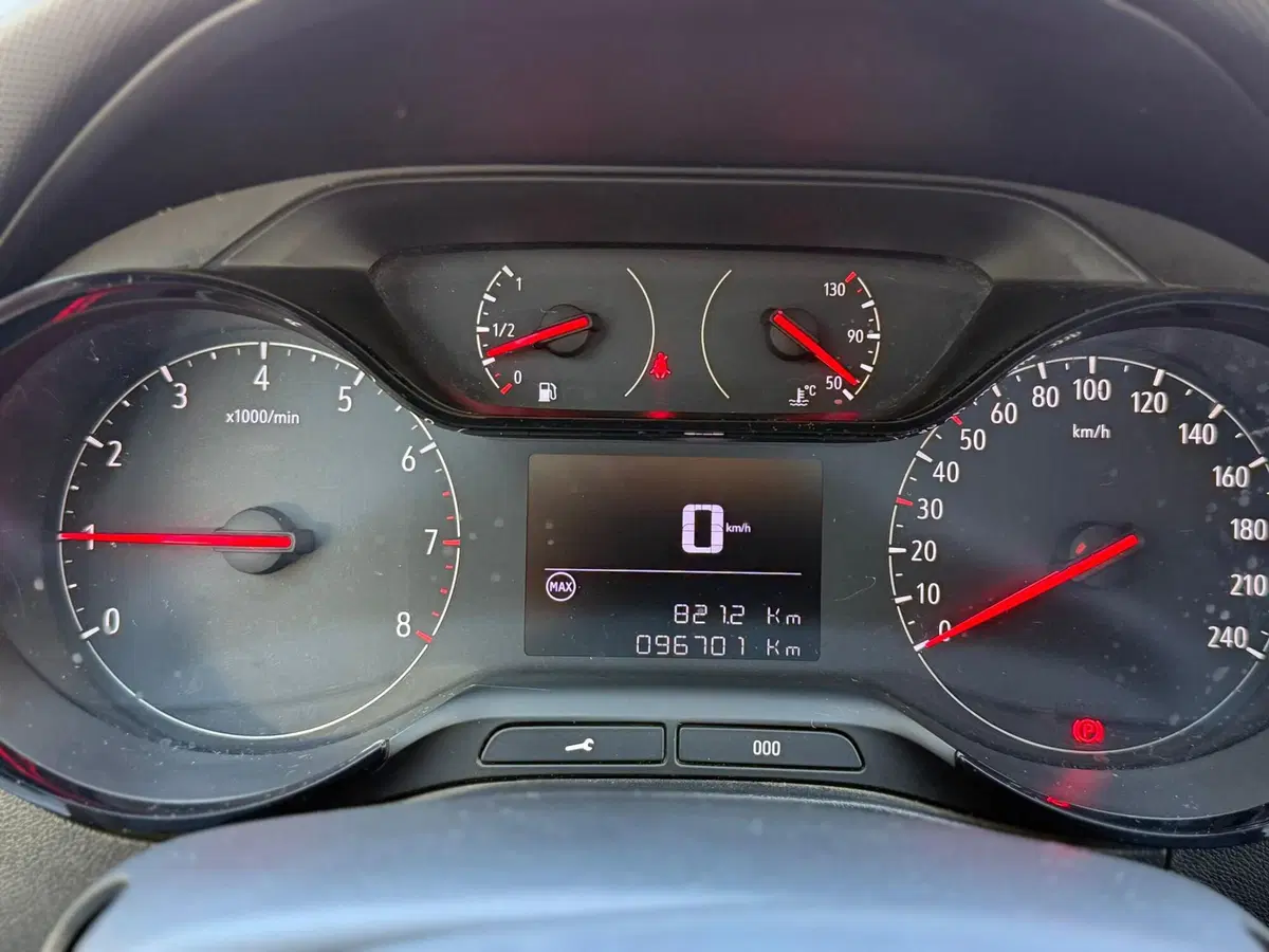 Opel Crossland X usata a Firenze (8)