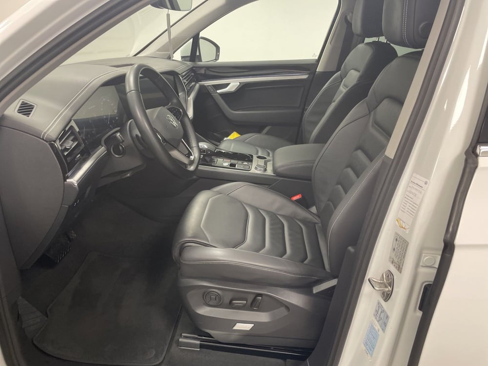 Volkswagen Touareg usata a Varese (10)