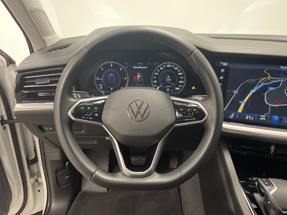 Volkswagen Touareg usata a Varese (18)