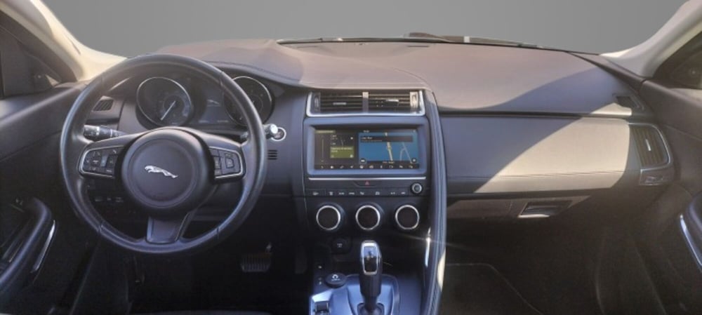 Jaguar E-Pace usata a Bari (6)