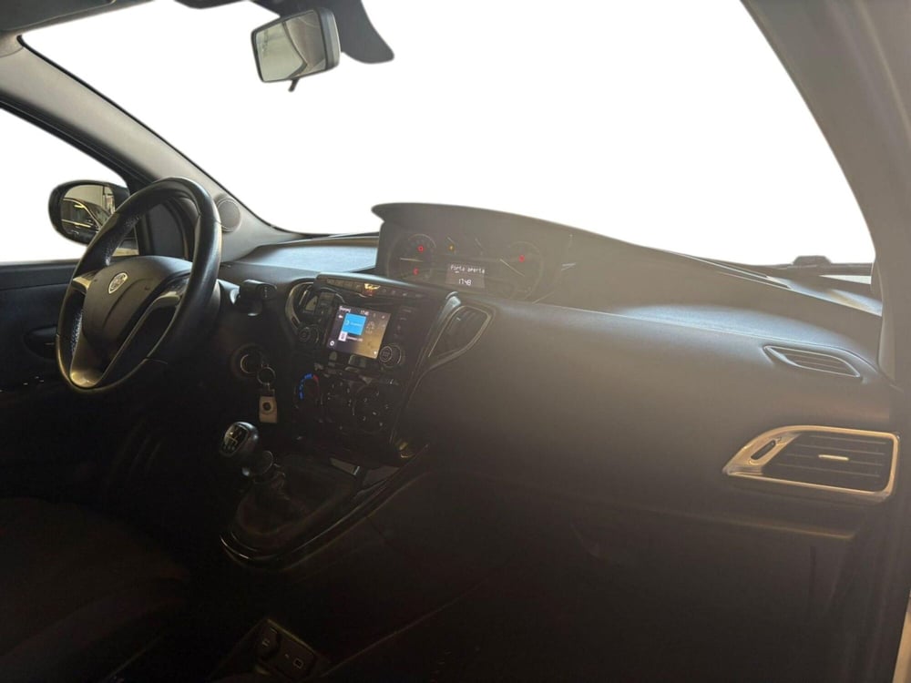Lancia Ypsilon usata a Monza e Brianza (12)