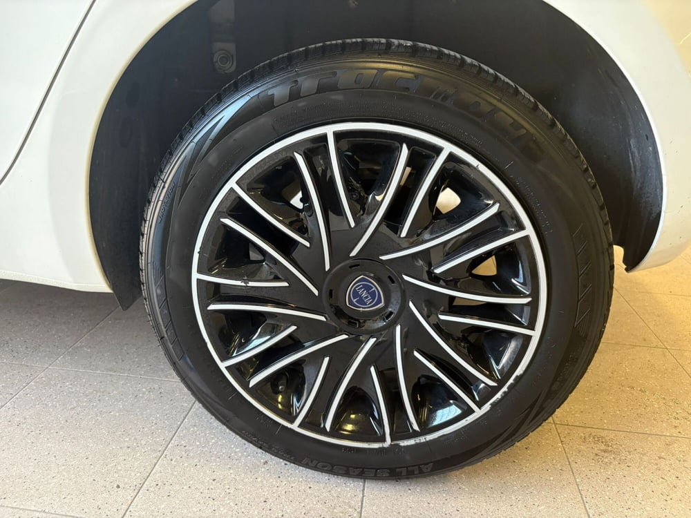 Lancia Ypsilon usata a Monza e Brianza (17)