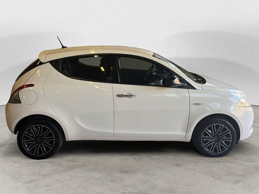 Lancia Ypsilon usata a Monza e Brianza (7)