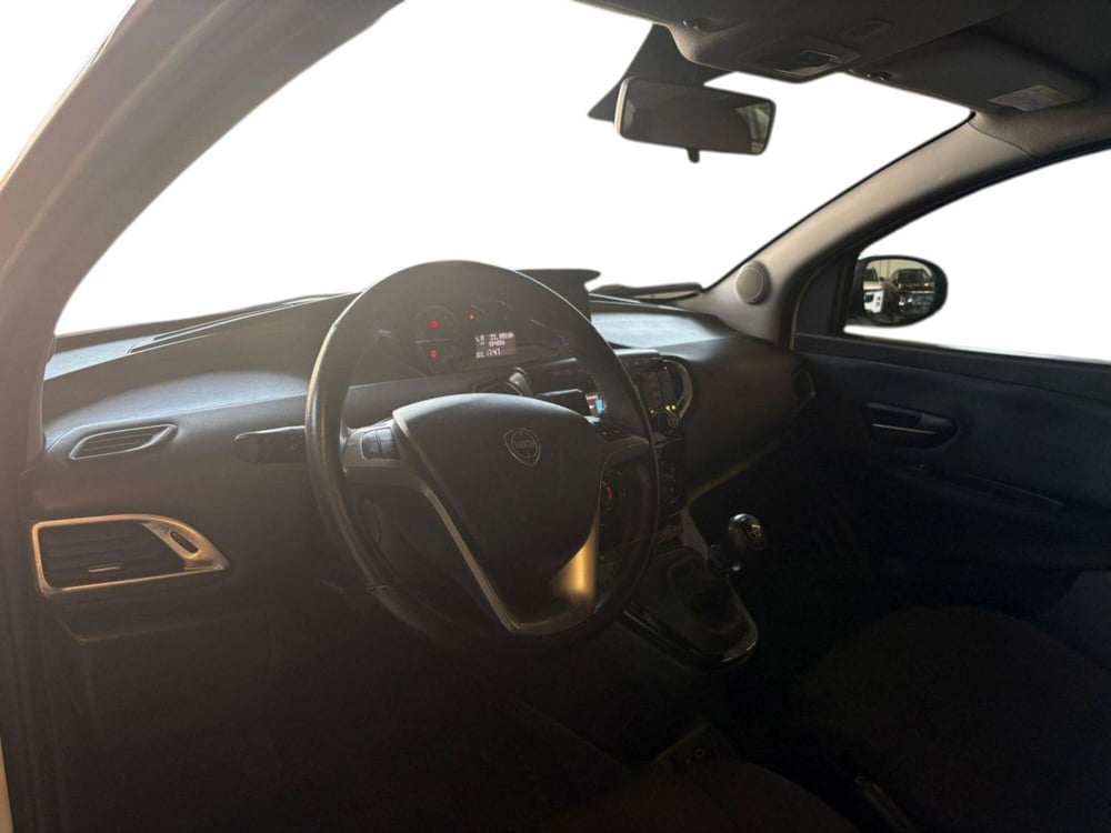 Lancia Ypsilon usata a Monza e Brianza (9)