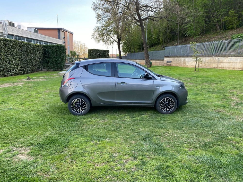 Lancia Ypsilon usata a Salerno (11)