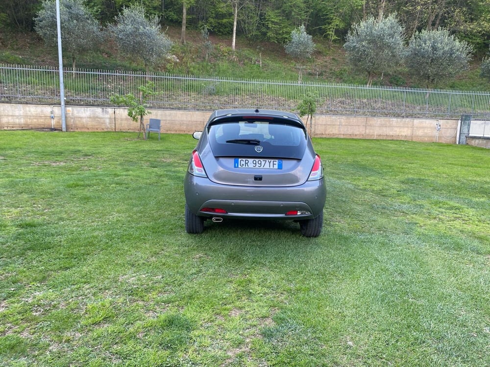 Lancia Ypsilon usata a Salerno (12)