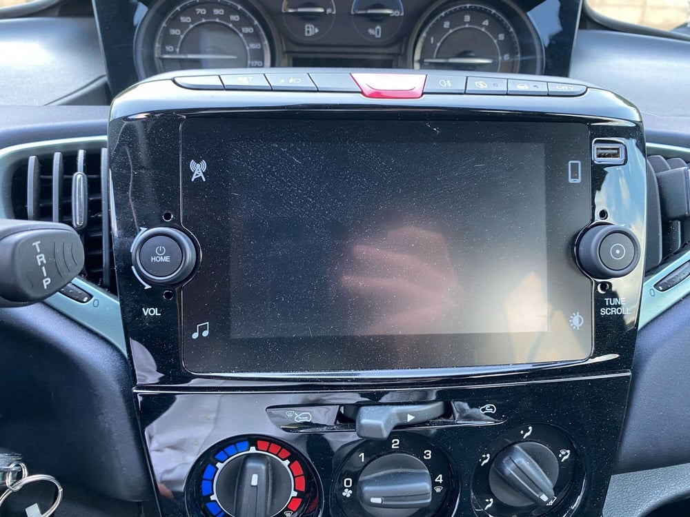 Lancia Ypsilon usata a Salerno (19)