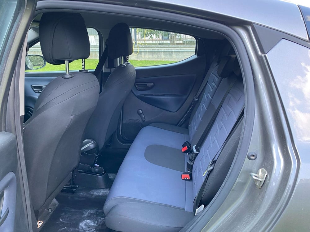 Lancia Ypsilon usata a Salerno (7)