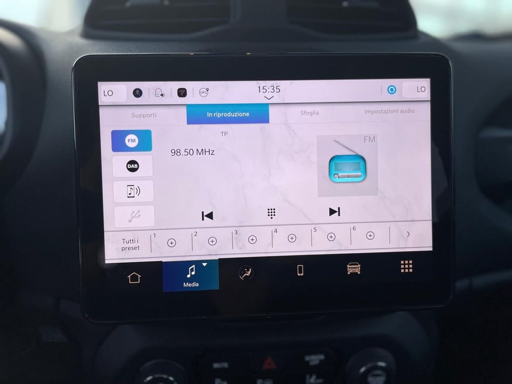 Jeep Renegade nuova a Ancona (17)