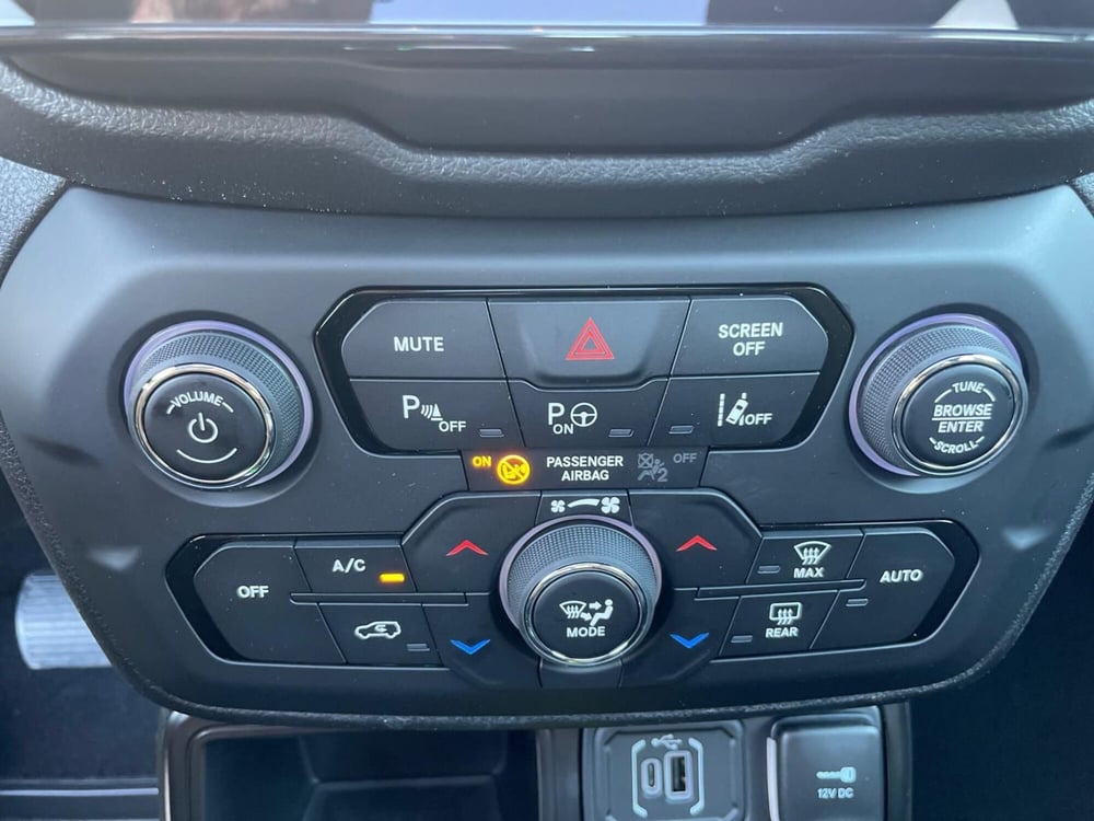 Jeep Renegade nuova a Ancona (20)