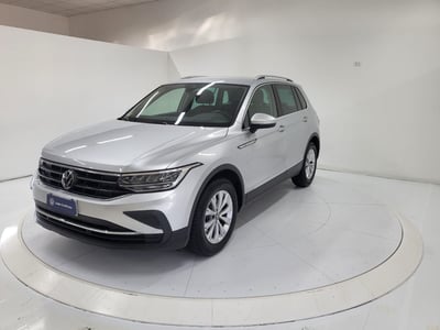 Volkswagen Tiguan 2.0 TDI 150 CV SCR DSG 4MOTION Life del 2023 usata a Catanzaro